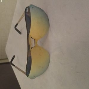 QUAY SHOWTIME SUNGLASSES
